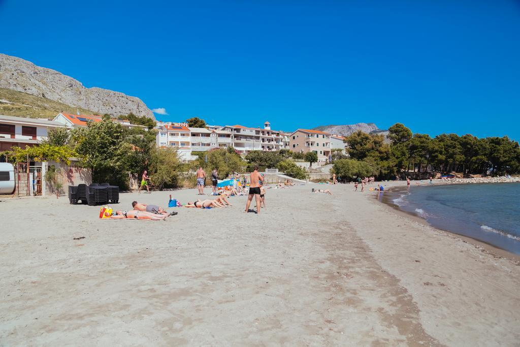 Apartments Sea View Омиш Экстерьер фото