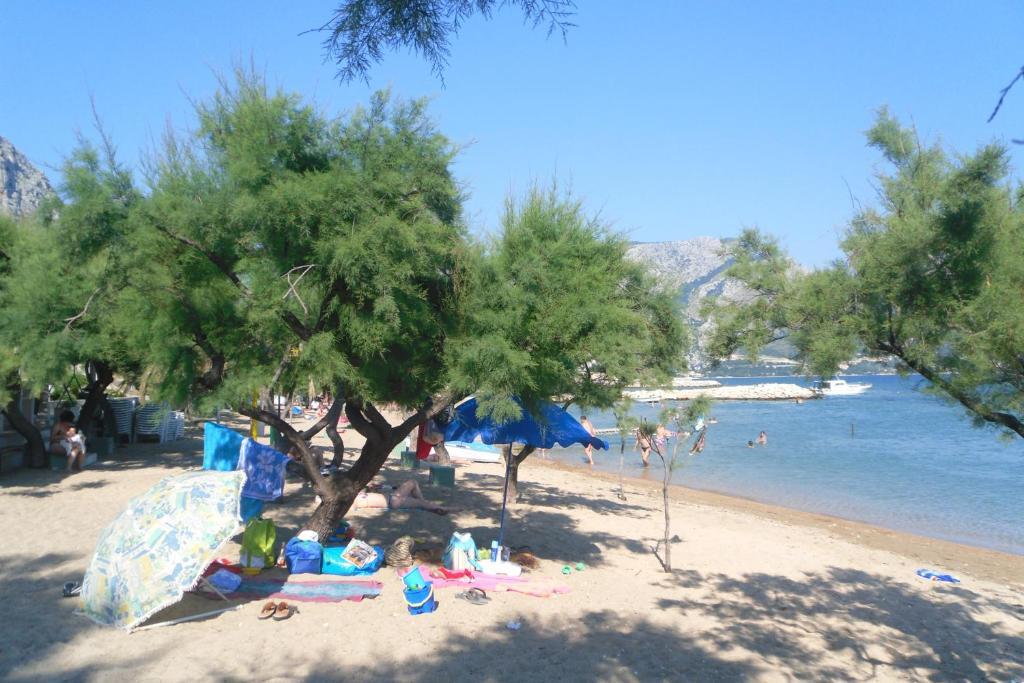 Apartments Sea View Омиш Экстерьер фото